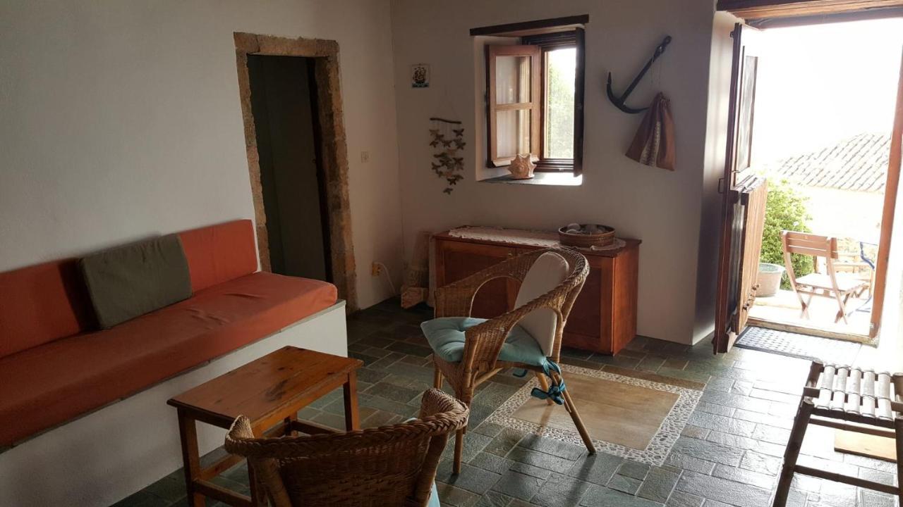 Athina Guesthouse Monemvasía Buitenkant foto